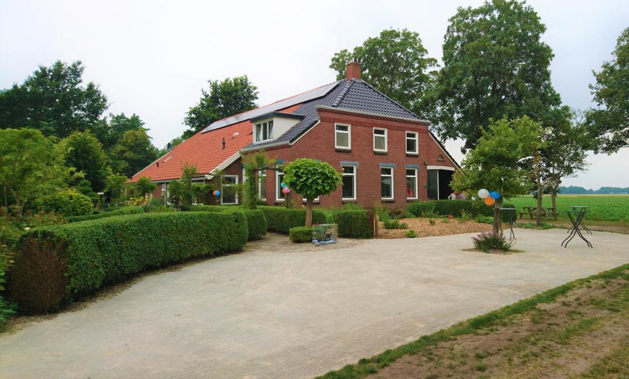 Slaaphuisjes Op Wielen Buitenwedde Westerwolde Extérieur photo
